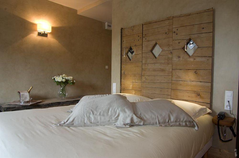 Charme & Business Hotel Lyon Limonest Esterno foto