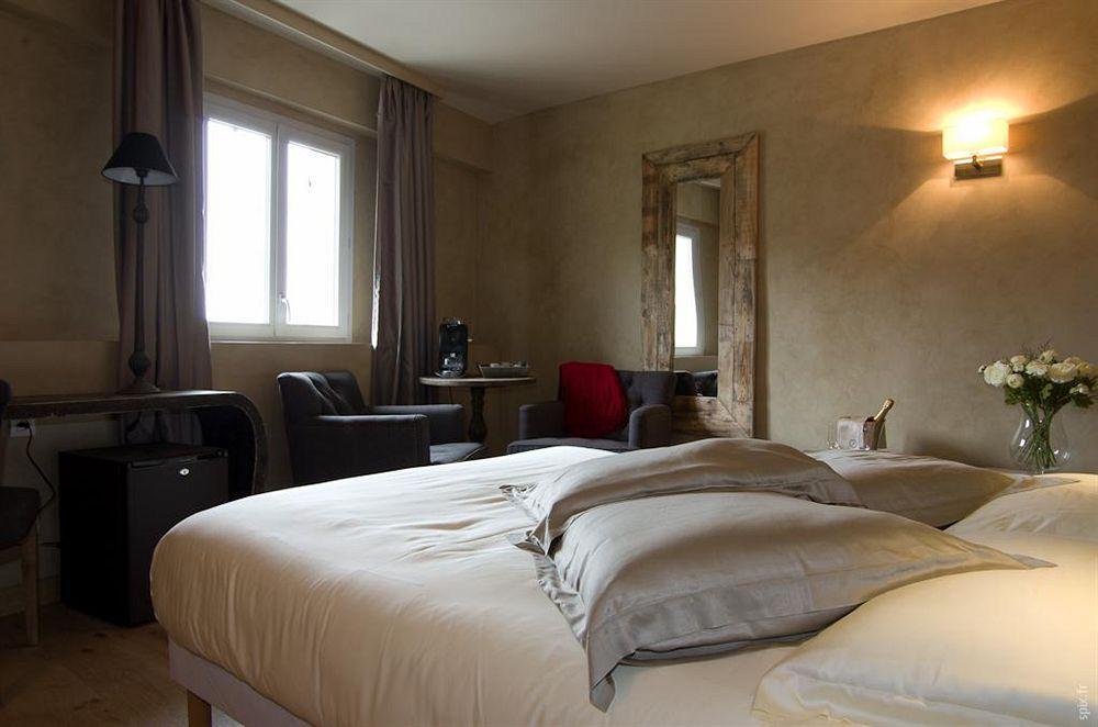 Charme & Business Hotel Lyon Limonest Esterno foto